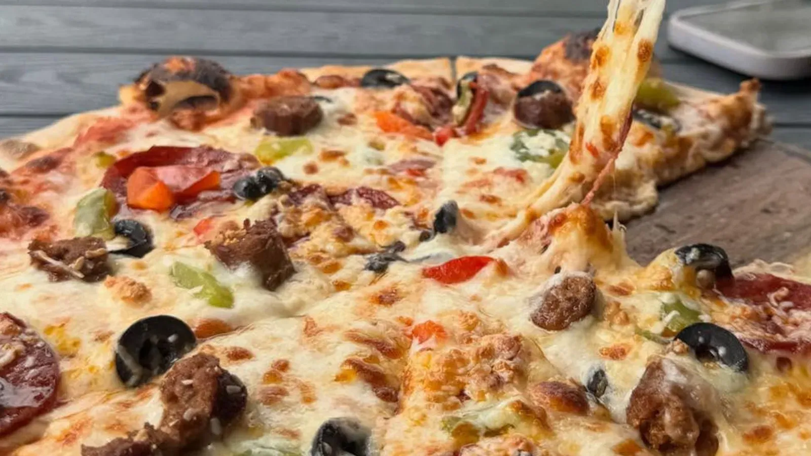 The best pizzas in Grand Baie, delivered hot