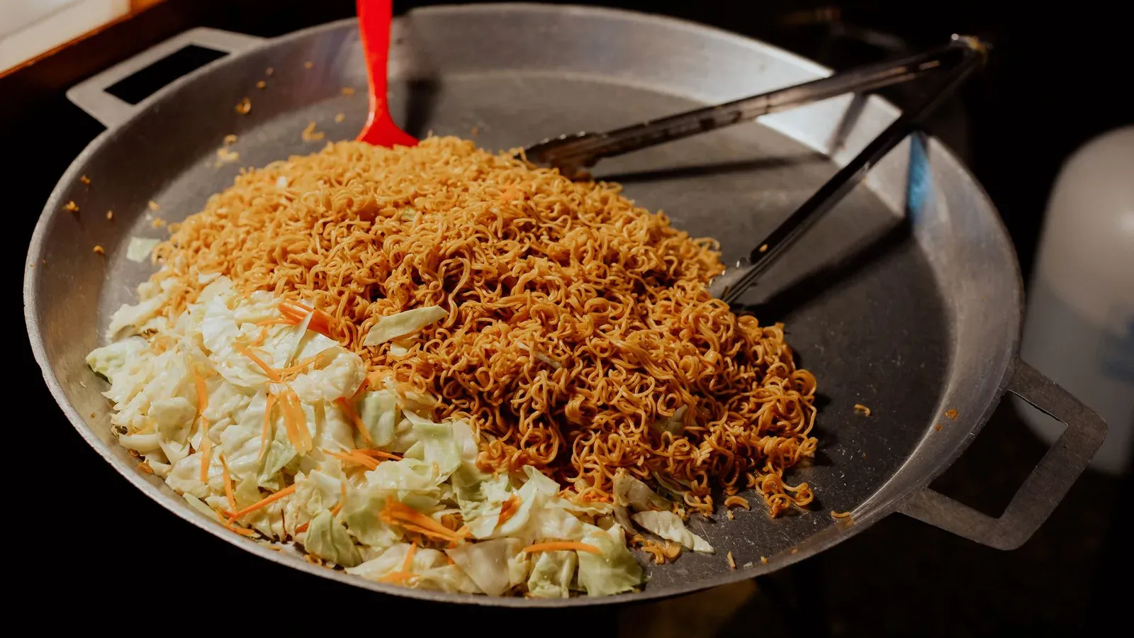 Mine frit: the Mauritian fried noodles everyone orders at 9 p.m.